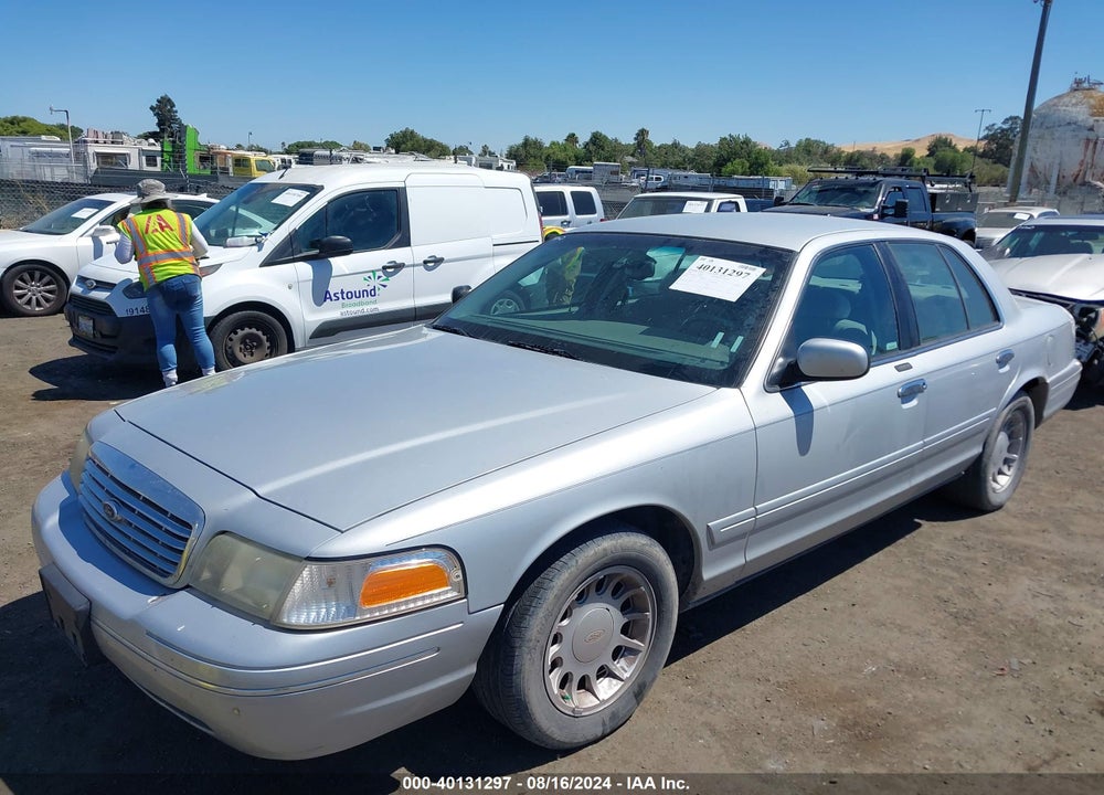 2001 FORD CROWN VICTORIA LX VIN: 2FAFP74W11X140841