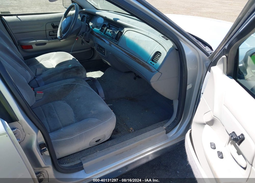 2001 FORD CROWN VICTORIA LX VIN: 2FAFP74W11X140841