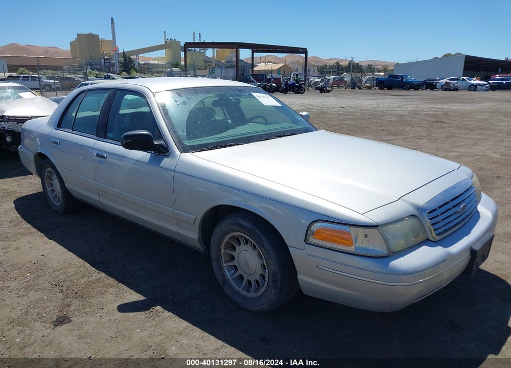 2001 FORD CROWN VICTORIA LX VIN: 2FAFP74W11X140841