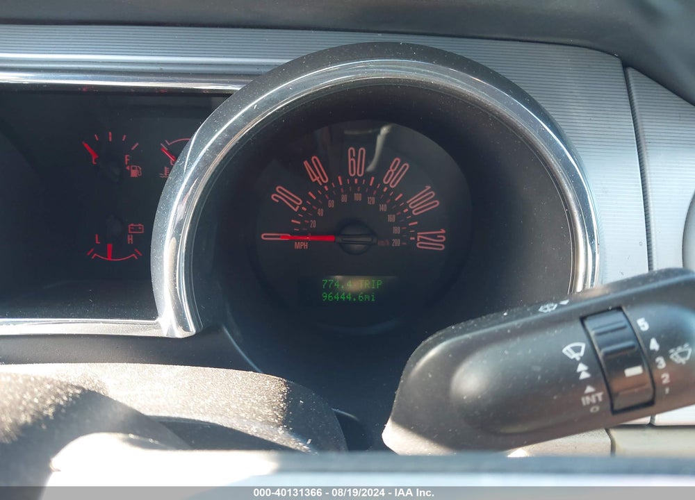 2005 FORD MUSTANG VIN: 1ZVFT84N855186349