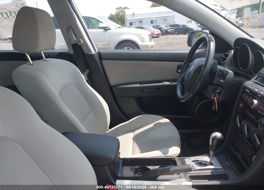 2008 MAZDA 3 S TOURING VIN: JM1BK344181180533