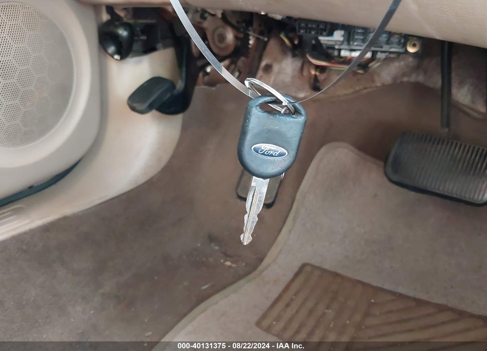 2003 FORD TAURUS SE VIN: 1FAFP53U43A209652