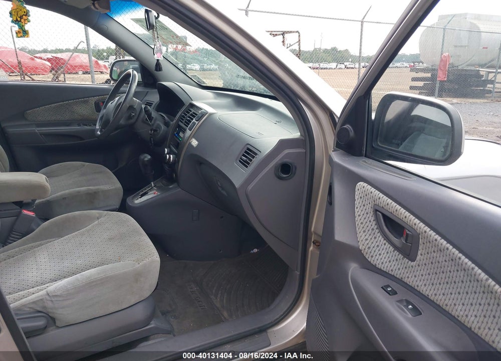 2005 HYUNDAI TUCSON GLS/LX VIN: KM8JN12D15U112071