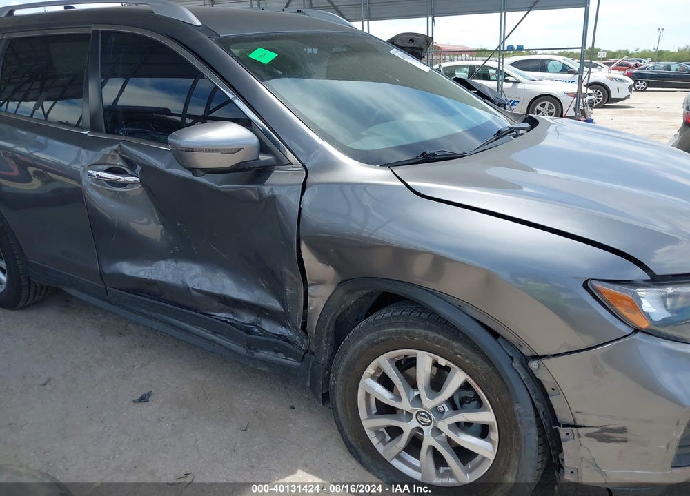 2018 NISSAN ROGUE SV VIN: KNMAT2MT0JP605012