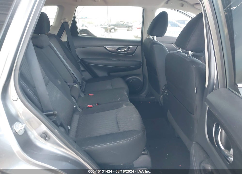 2018 NISSAN ROGUE SV VIN: KNMAT2MT0JP605012
