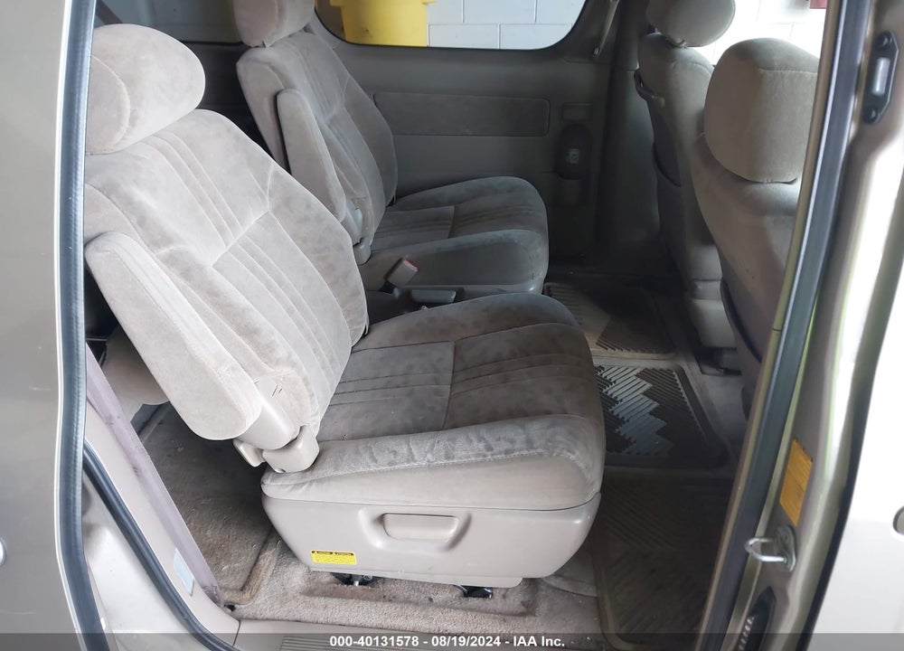 2001 TOYOTA SIENNA LE VIN: 4T3ZF13C71U353043