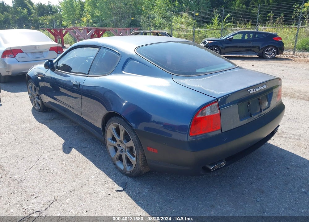 2004 MASERATI COUPE CAMBIOCORSA/GT VIN: ZAMBC38A840012980