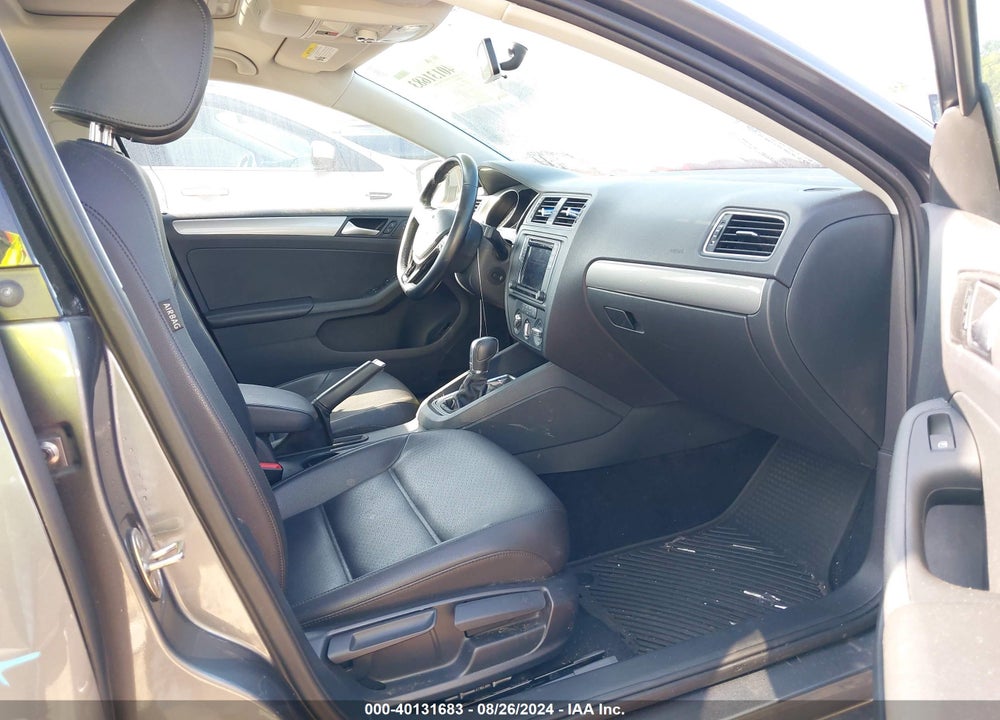 2017 VOLKSWAGEN JETTA 1.4T SE VIN: 3VWDB7AJ0HM414400