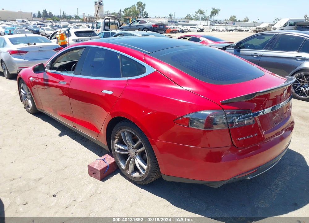 2013 TESLA MODEL S VIN: 5YJSA1AG2DFP11066