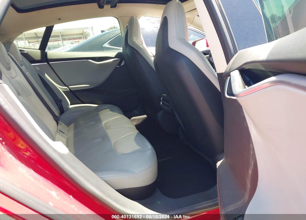 2013 TESLA MODEL S VIN: 5YJSA1AG2DFP11066