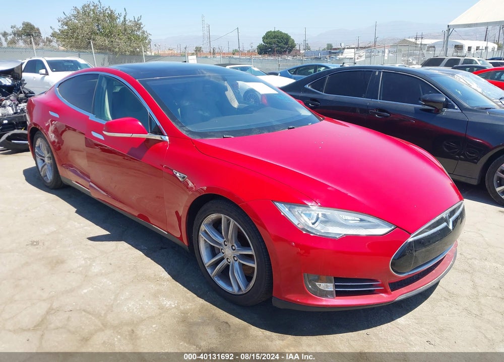 2013 TESLA MODEL S VIN: 5YJSA1AG2DFP11066