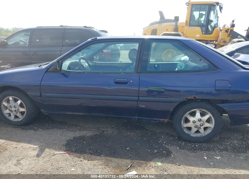 1996 FORD ESCORT LX VIN: 3FASP11J6TR137830