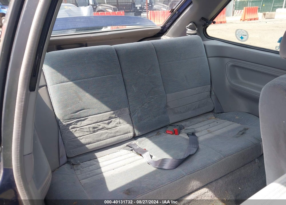 1996 FORD ESCORT LX VIN: 3FASP11J6TR137830