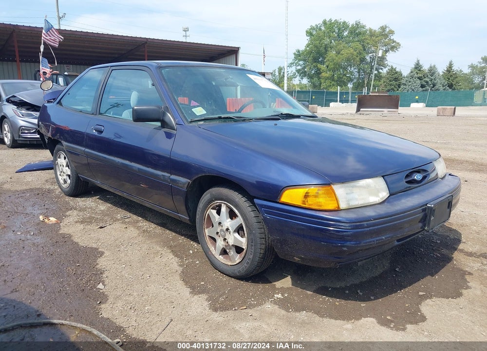 1996 FORD ESCORT LX VIN: 3FASP11J6TR137830