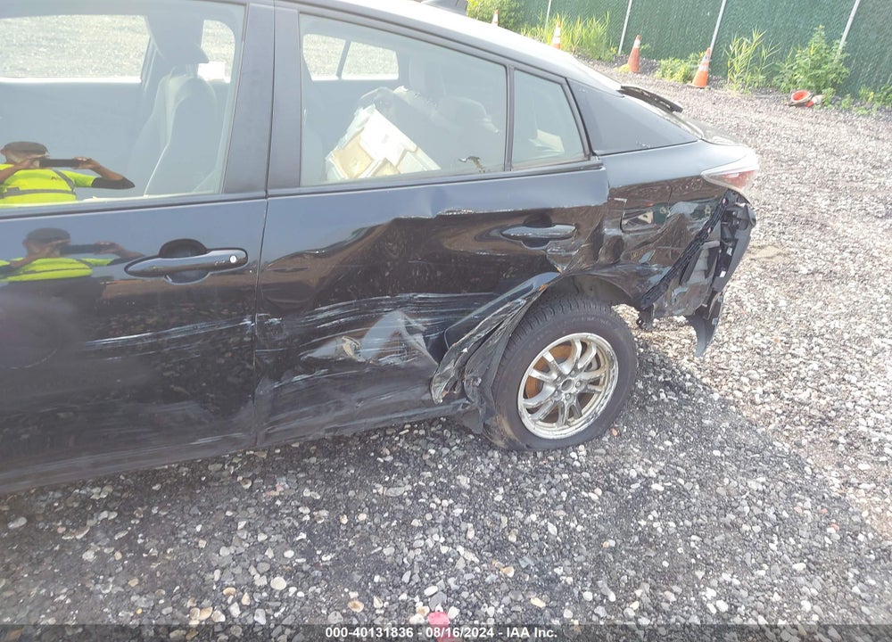 2016 TOYOTA PRIUS TWO VIN: JTDKBRFUXG3005622