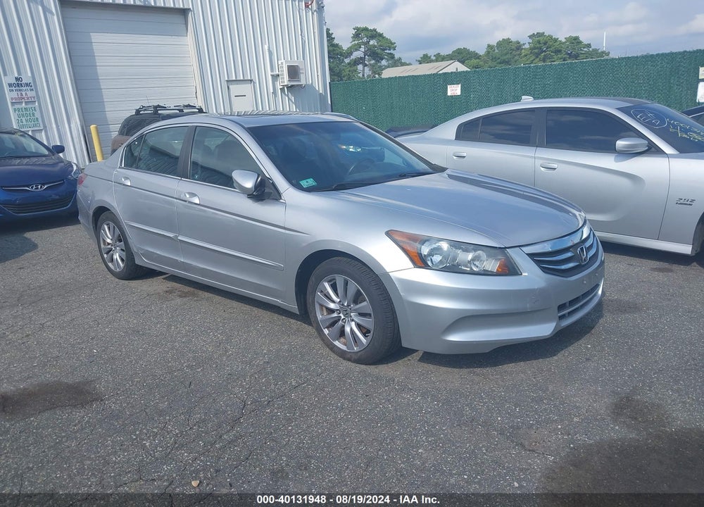 2011 HONDA ACCORD 2.4 EX-L VIN: 1HGCP2F87BA026952