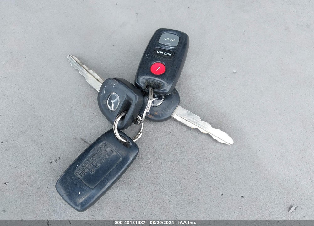 2005 MAZDA 3 S VIN: JM1BK343851218312