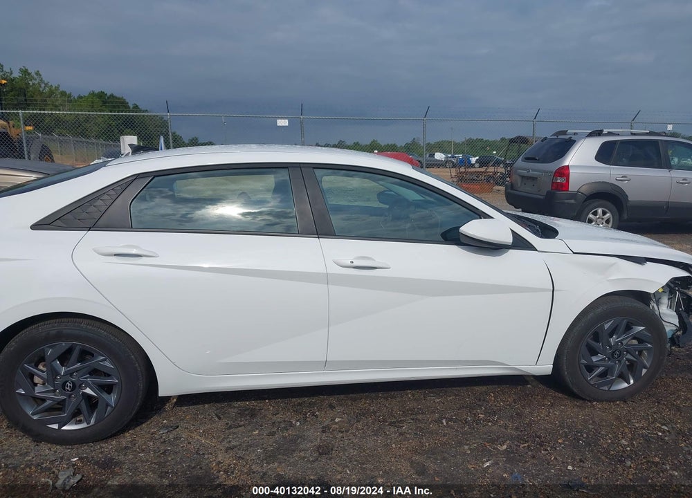 2024 HYUNDAI ELANTRA VIN: KMHLM4DG8RU649420