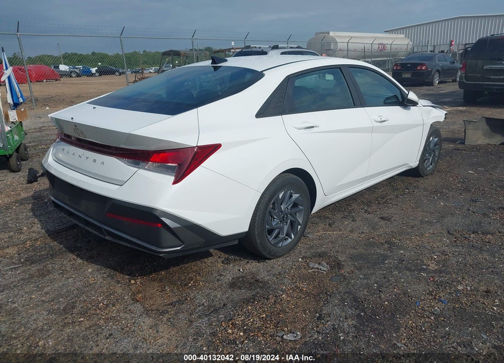 2024 HYUNDAI ELANTRA VIN: KMHLM4DG8RU649420
