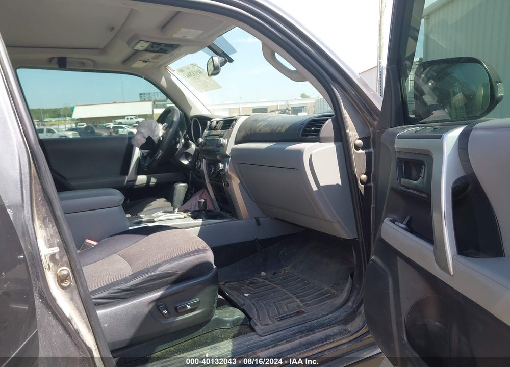 2011 TOYOTA 4RUNNER SR5 V6 VIN: JTEBU5JR2B5058846