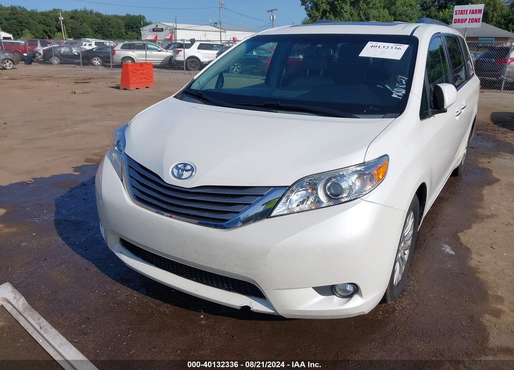 2015 TOYOTA SIENNA XLE 8 PASSENGER VIN: 5TDYK3DC1FS627413