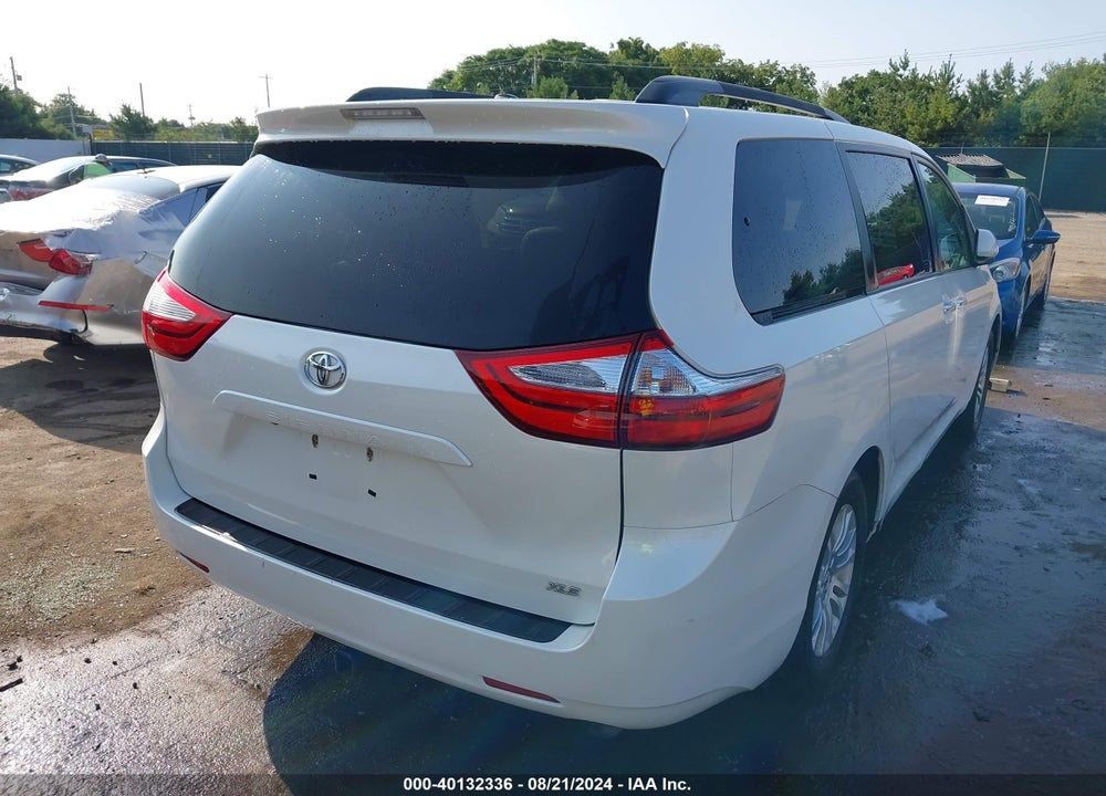 2015 TOYOTA SIENNA XLE 8 PASSENGER VIN: 5TDYK3DC1FS627413