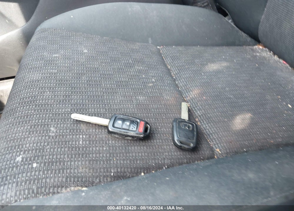 2015 HONDA FIT LX VIN: 3HGGK5H50FM752522