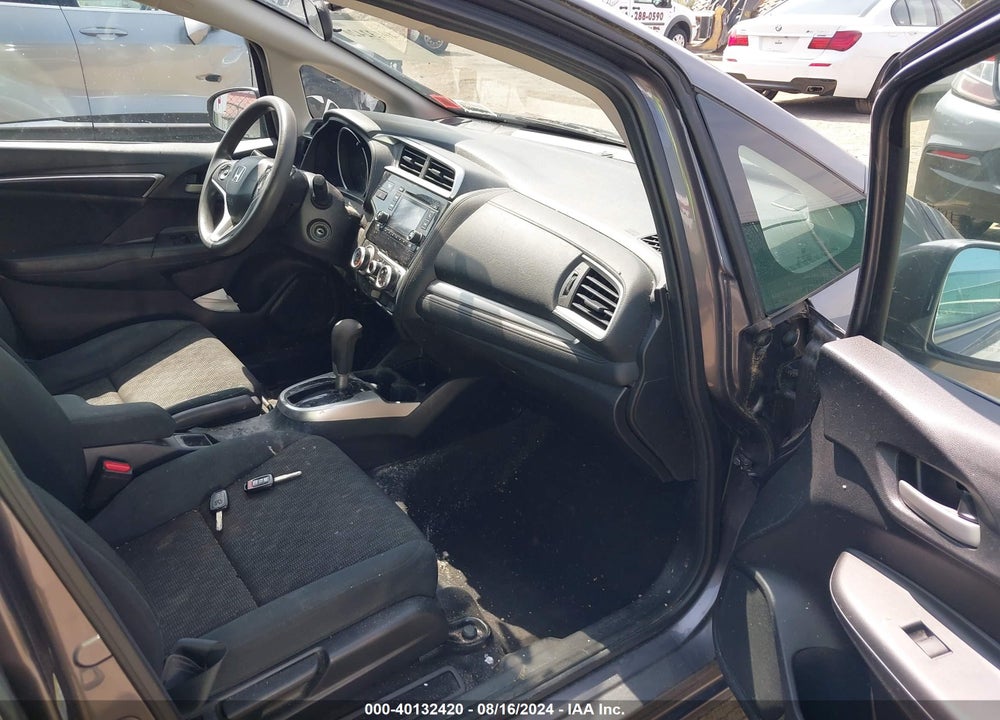 2015 HONDA FIT LX VIN: 3HGGK5H50FM752522