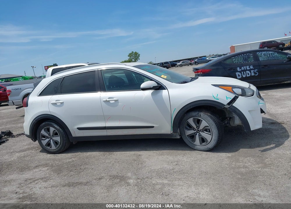 2018 KIA NIRO EX VIN: KNDCC3LC8J5126025