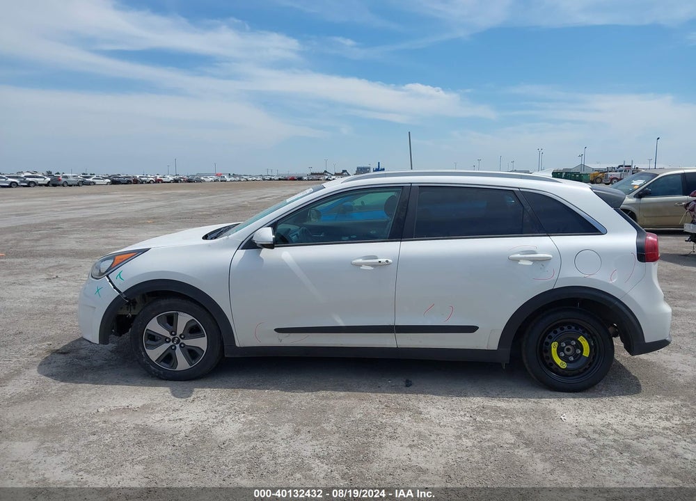 2018 KIA NIRO EX VIN: KNDCC3LC8J5126025