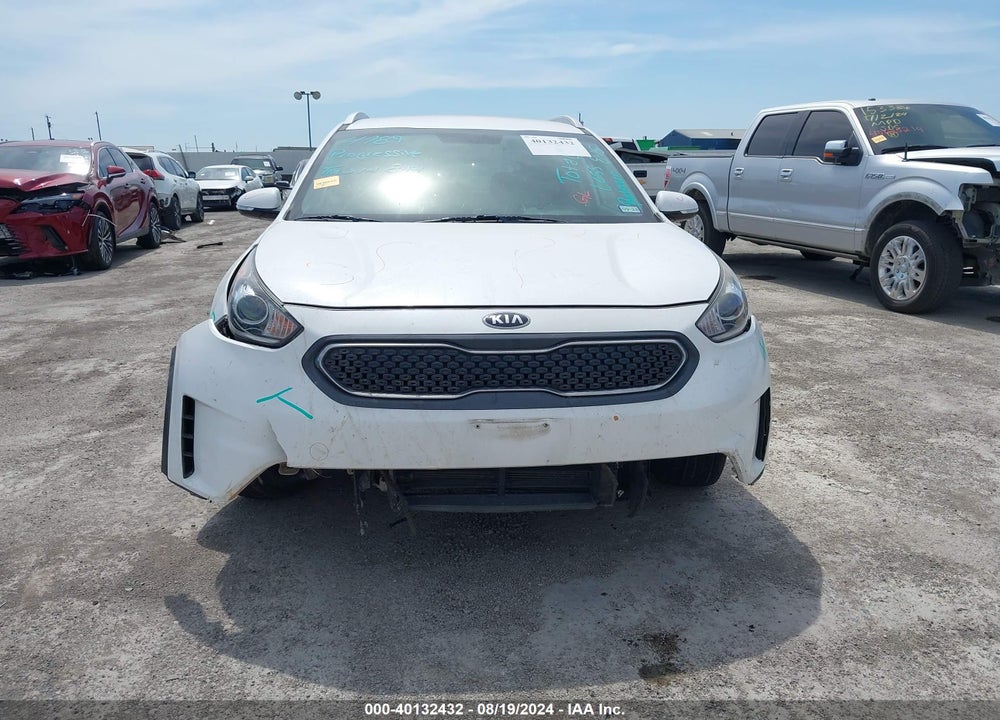 2018 KIA NIRO EX VIN: KNDCC3LC8J5126025