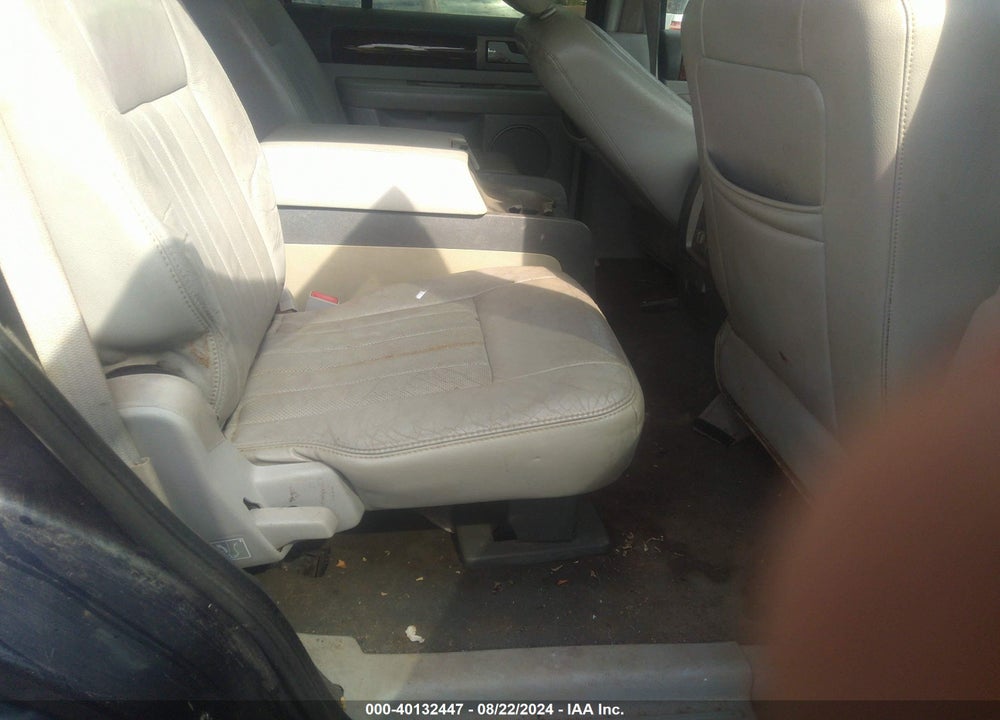 2004 LINCOLN NAVIGATOR VIN: 5LMFU28R84LJ26651
