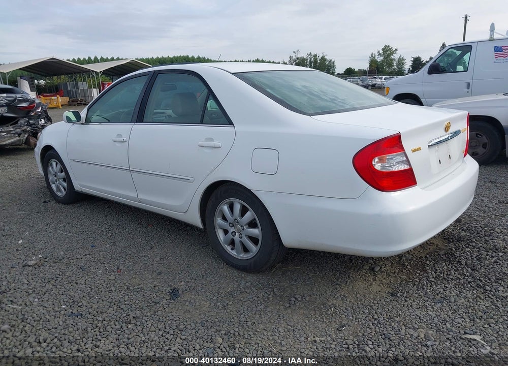 2002 TOYOTA CAMRY XLE V6 VIN: JTDBF30K520037381