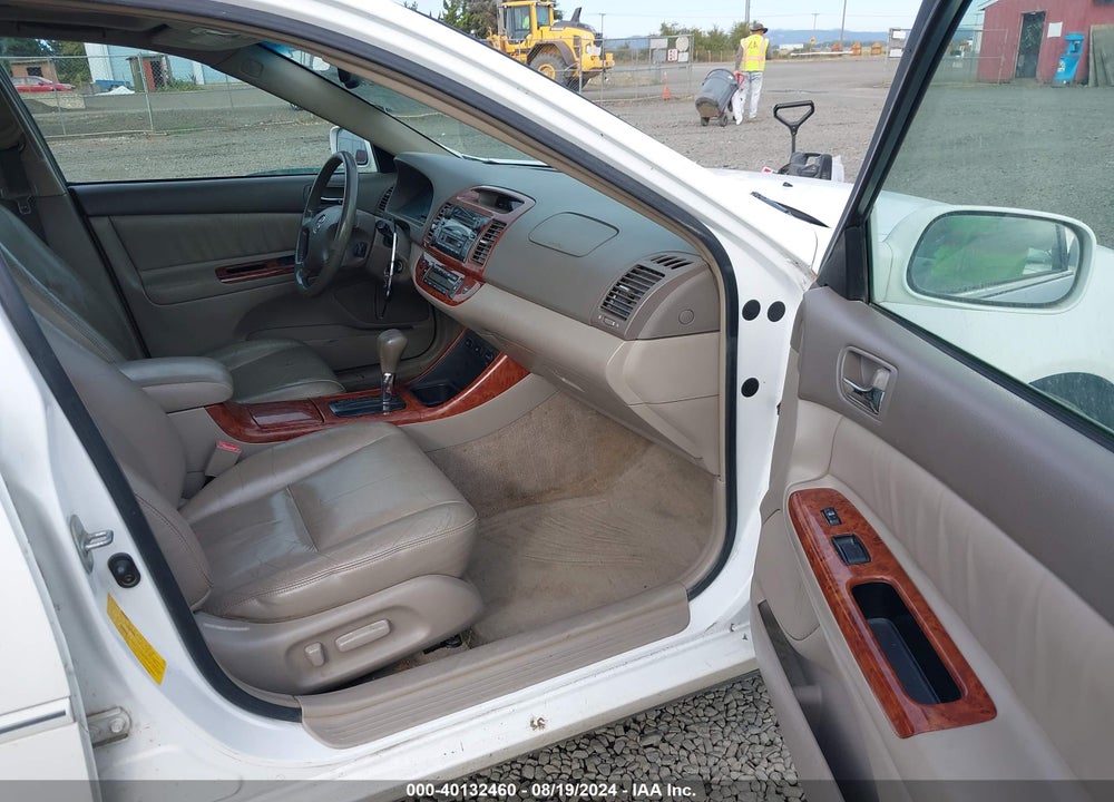 2002 TOYOTA CAMRY XLE V6 VIN: JTDBF30K520037381