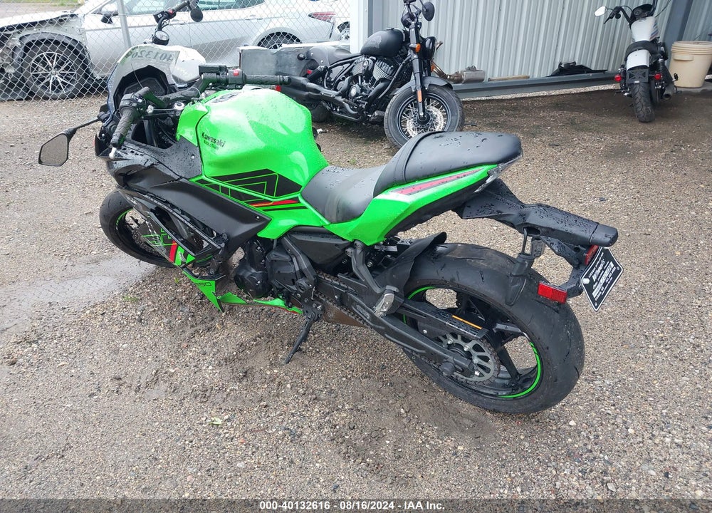 2024 KAWASAKI EX650 P VIN: ML5EXEP10RDAC5055