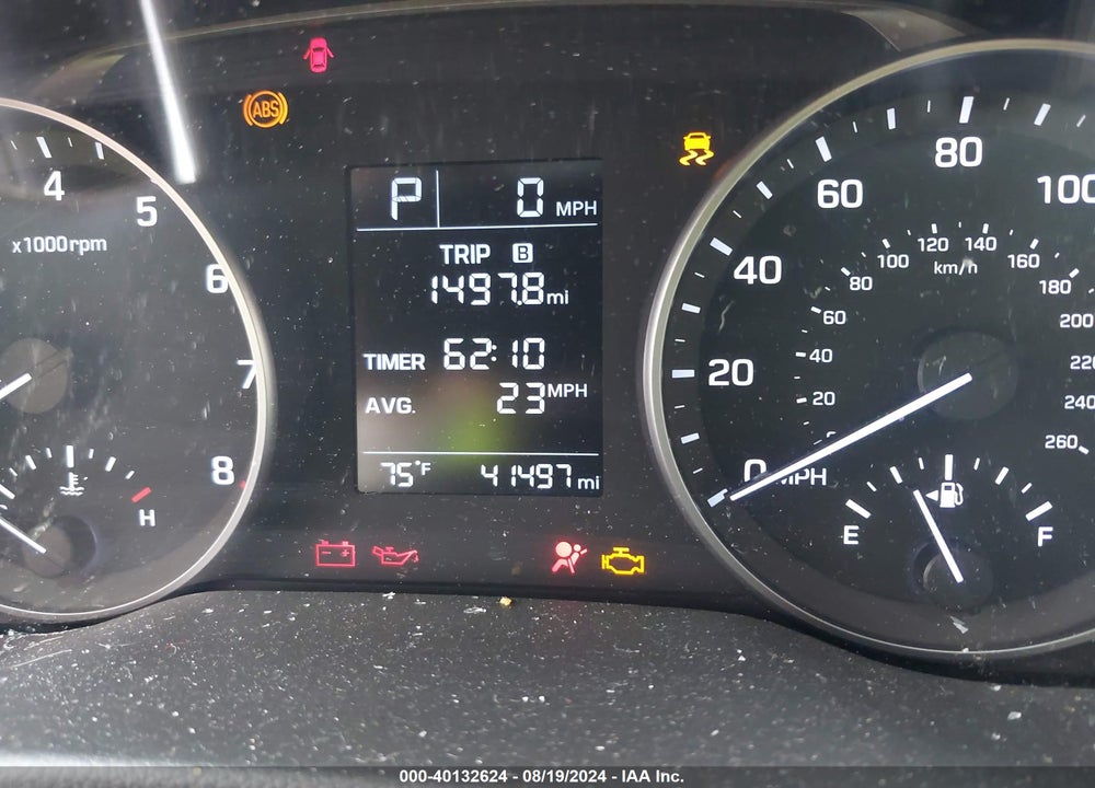 2017 HYUNDAI ELANTRA VIN: KMHD74LF2HU325804
