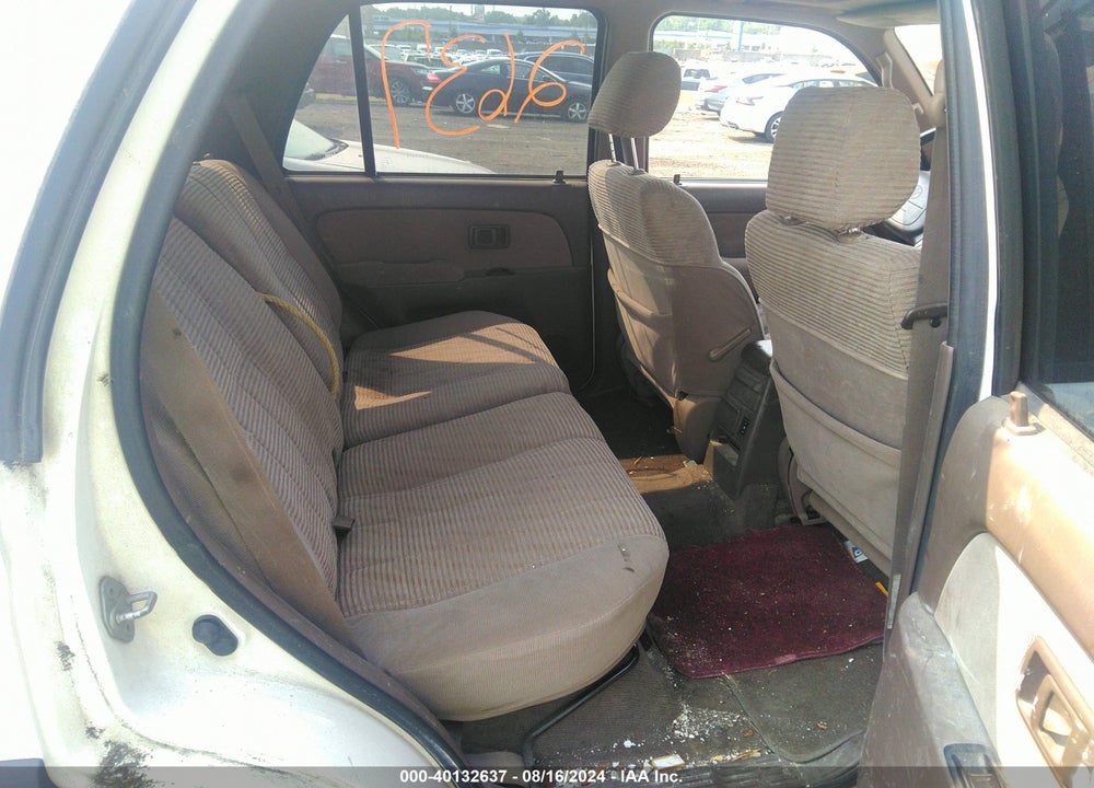 1996 TOYOTA 4RUNNER SR5 VIN: JT3HN86R6T0051813