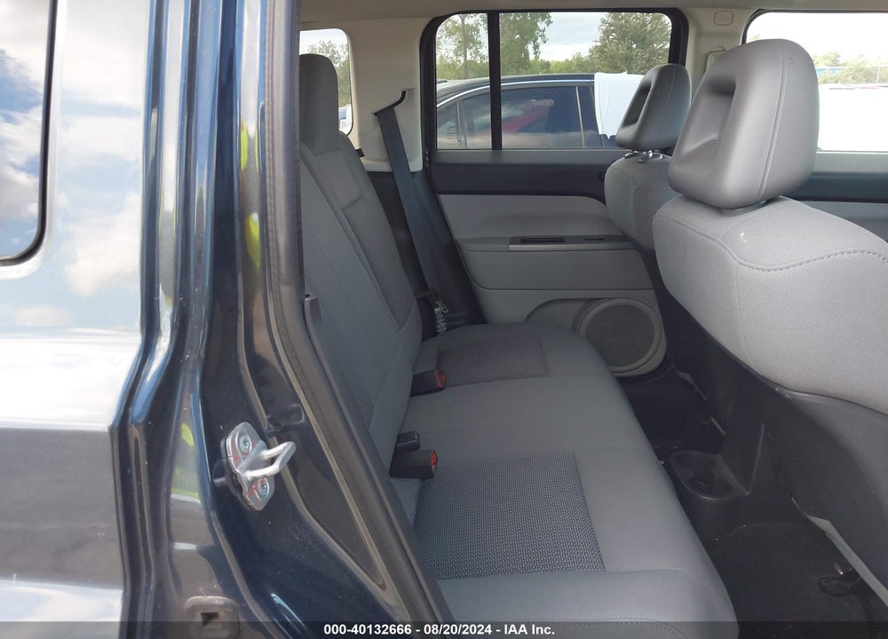 2007 JEEP PATRIOT SPORT VIN: 1J8FF28W57D417753