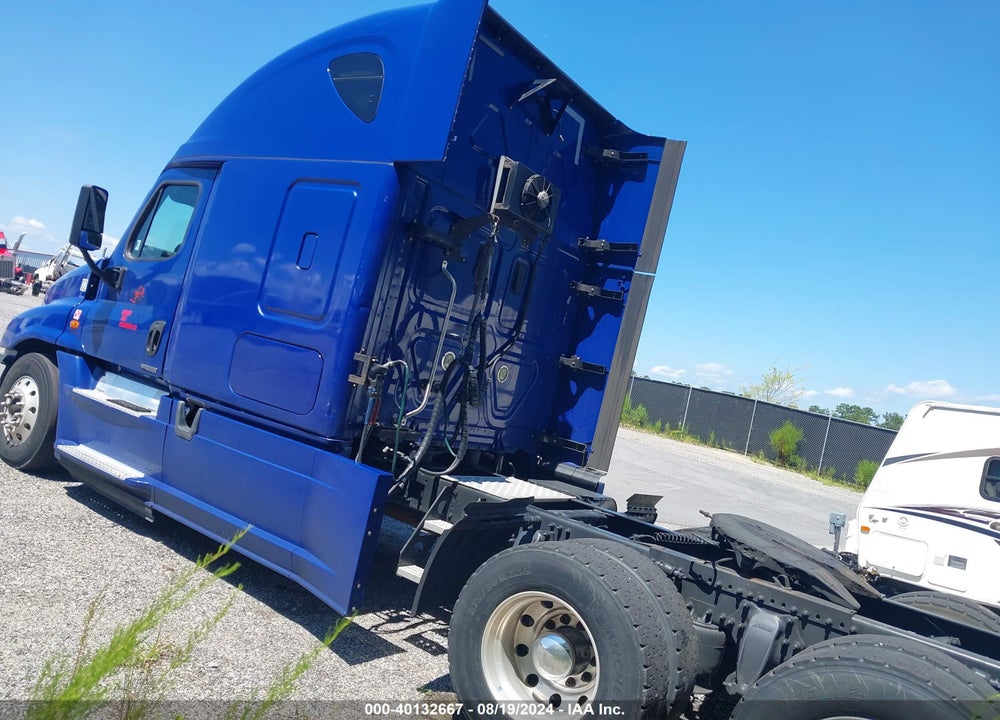 2017 FREIGHTLINER CASCADIA 125 VIN: 3AKJGLDR8HSHT4695