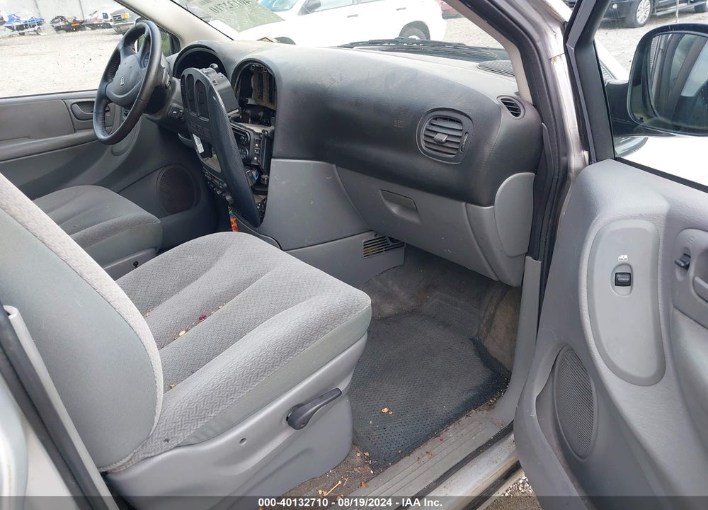 2005 DODGE GRAND CARAVAN SXT VIN: 2D8GP44L05R499032