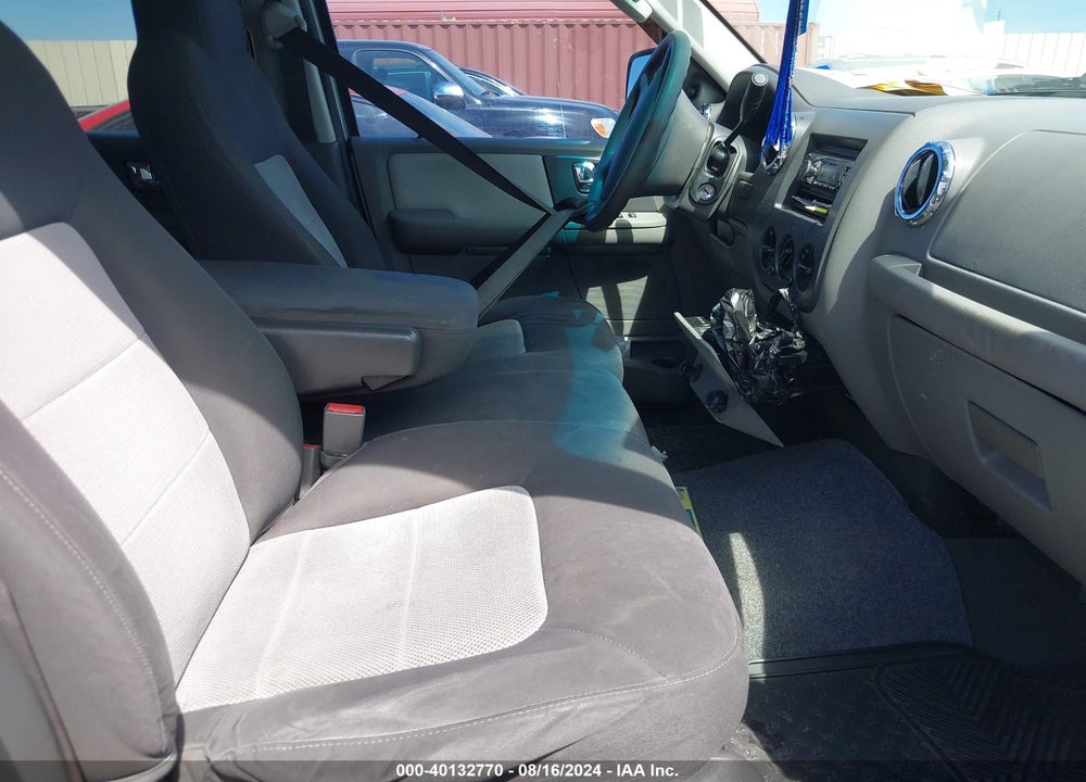 2006 FORD EXPEDITION XLS VIN: 1FMPU13526LA67993