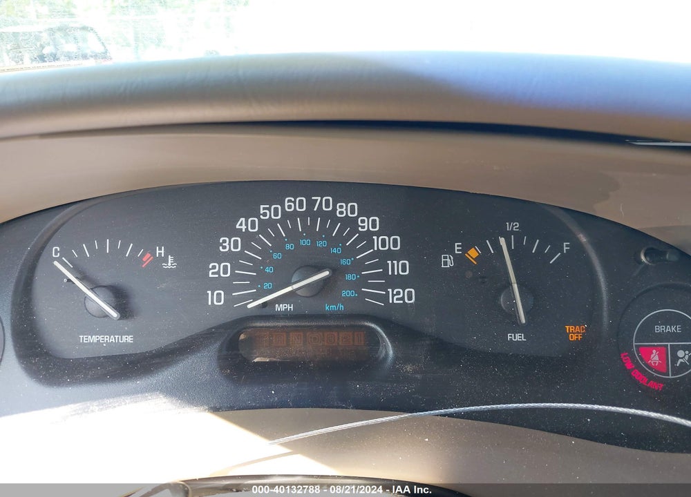 2000 BUICK CENTURY CUSTOM VIN: 2G4WS52J3Y1131362