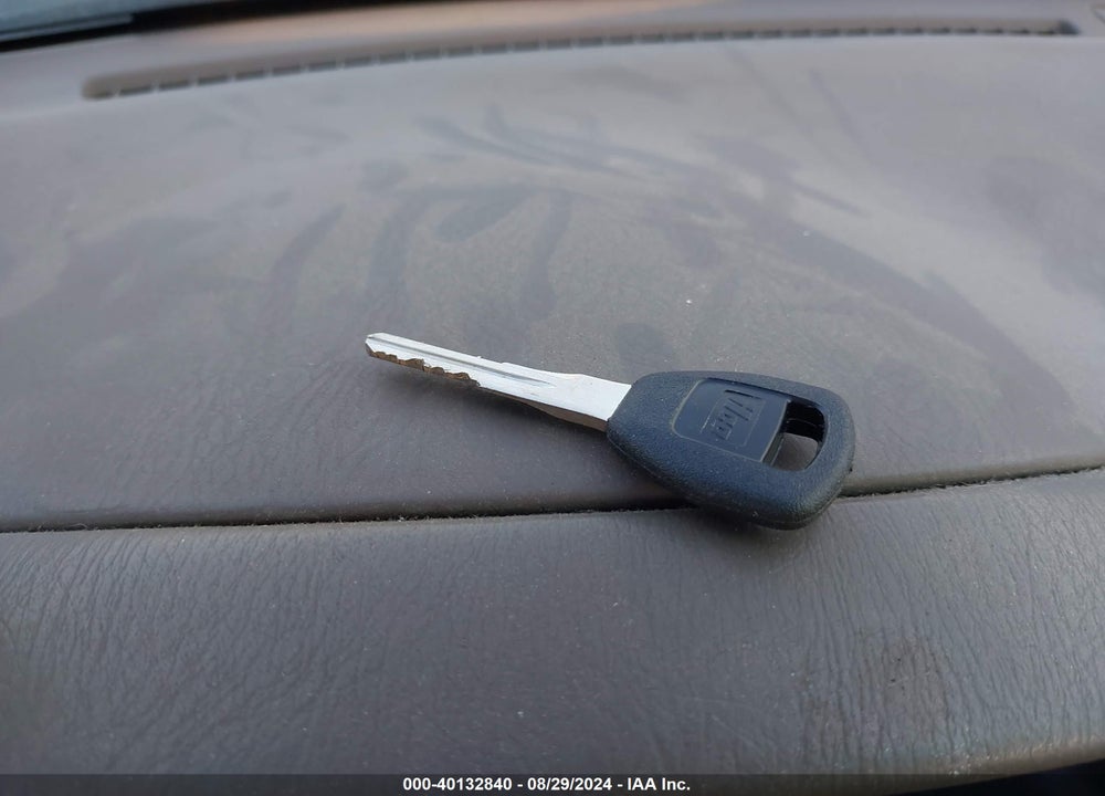 2001 HONDA CIVIC LX VIN: JHMES16561S003806