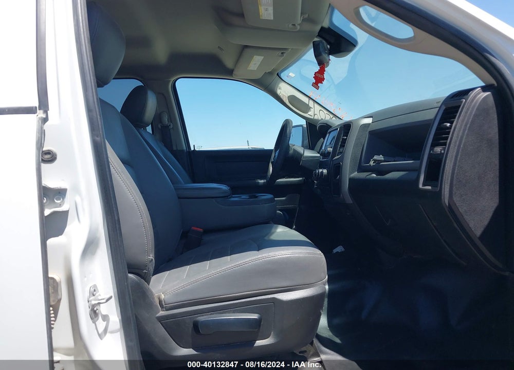 2019 RAM 1500 CLASSIC TRADESMAN 4X4 5'7 BOX VIN: 3C6RR7KT4KG704981