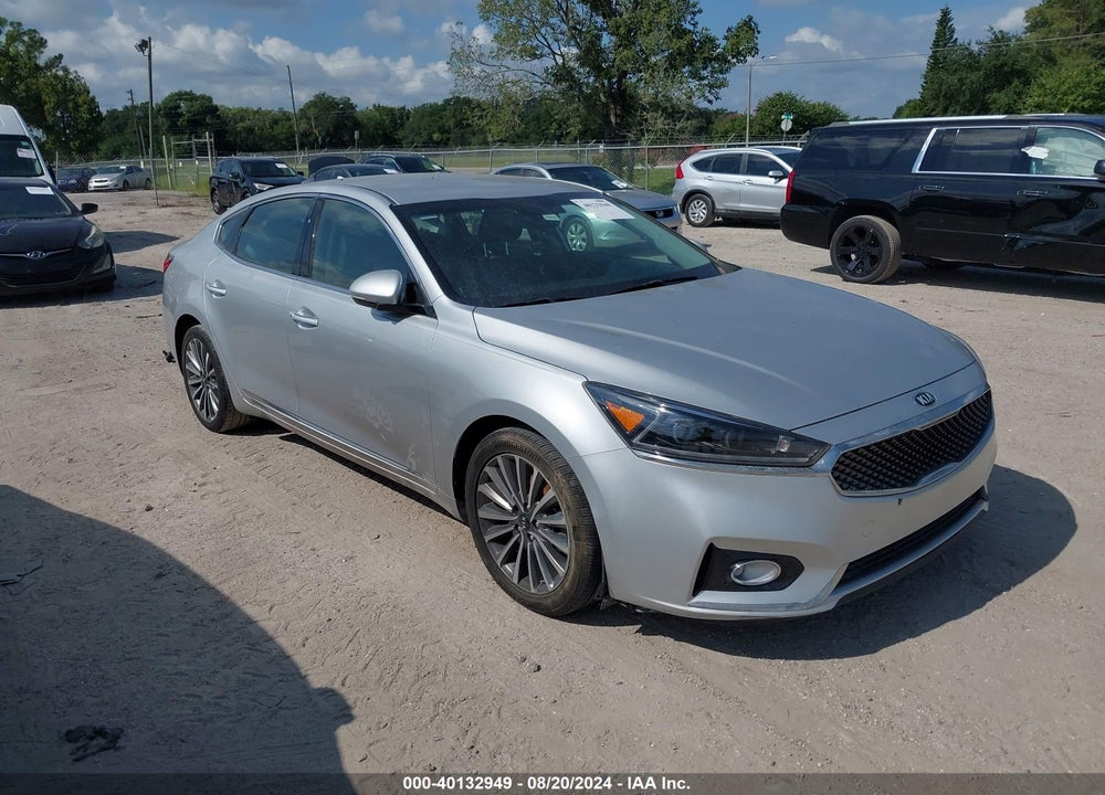 2017 KIA CADENZA VIN: KNALB4J19H5091867