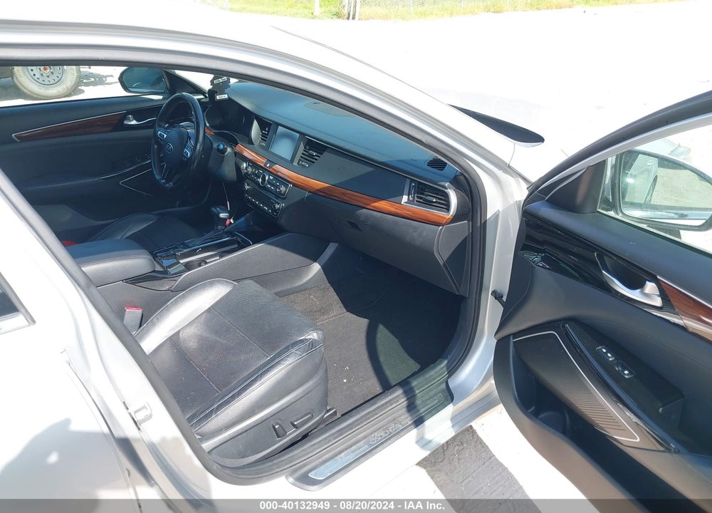 2017 KIA CADENZA VIN: KNALB4J19H5091867