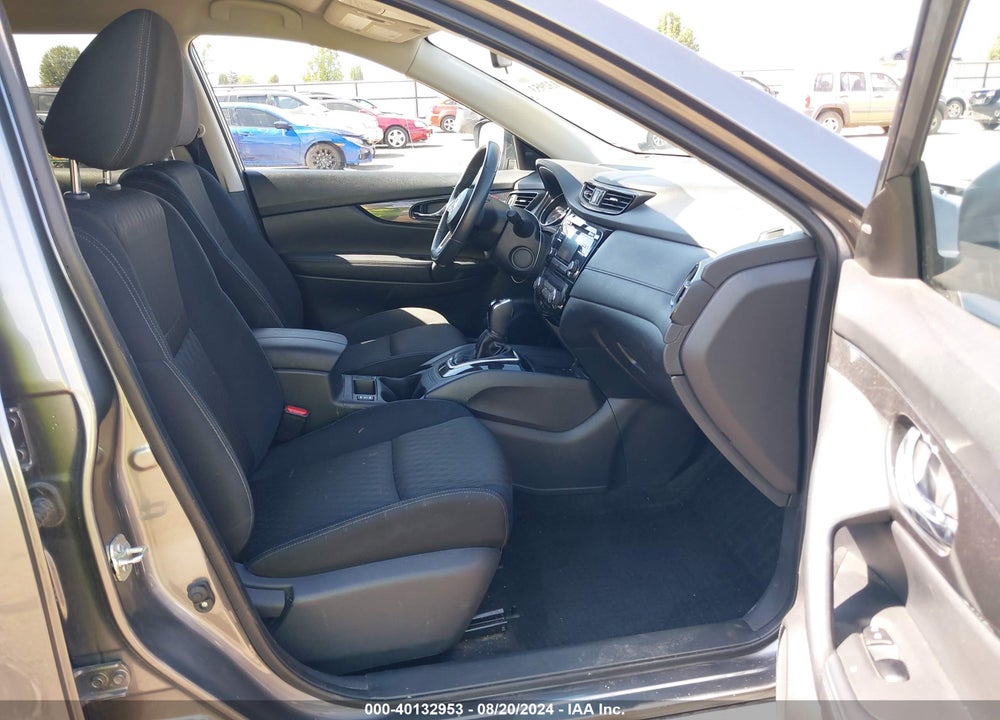 2017 NISSAN ROGUE SV VIN: KNMAT2MV4HP597735