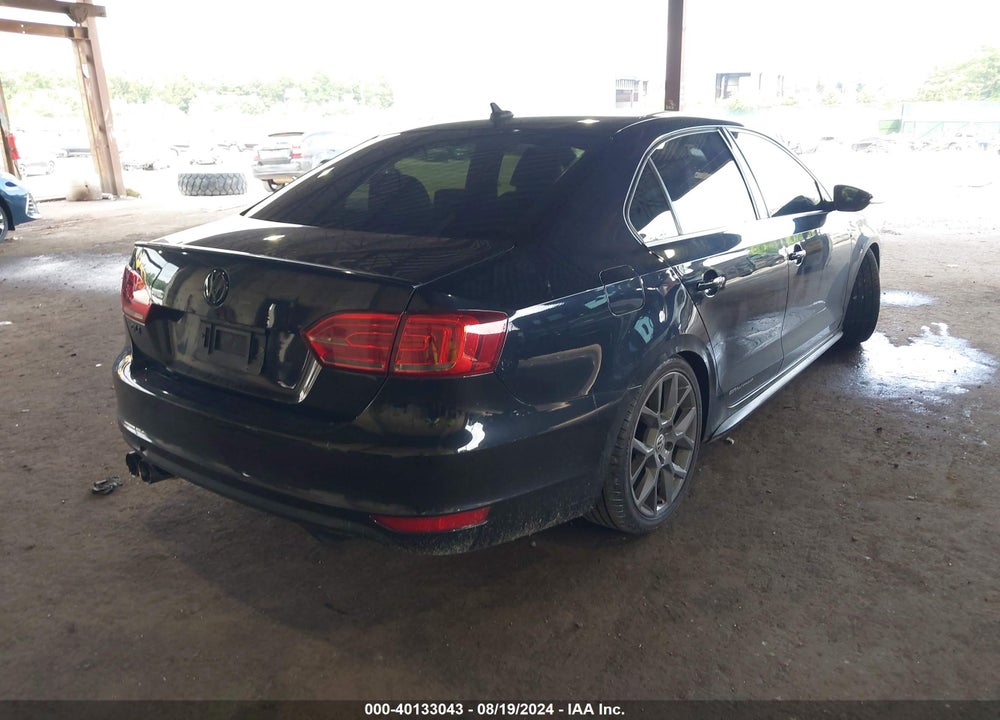 2014 VOLKSWAGEN JETTA GLI EDITION 30 W/NAV VIN: 3VW5T7AJ2EM303666
