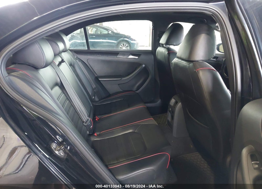 2014 VOLKSWAGEN JETTA GLI EDITION 30 W/NAV VIN: 3VW5T7AJ2EM303666