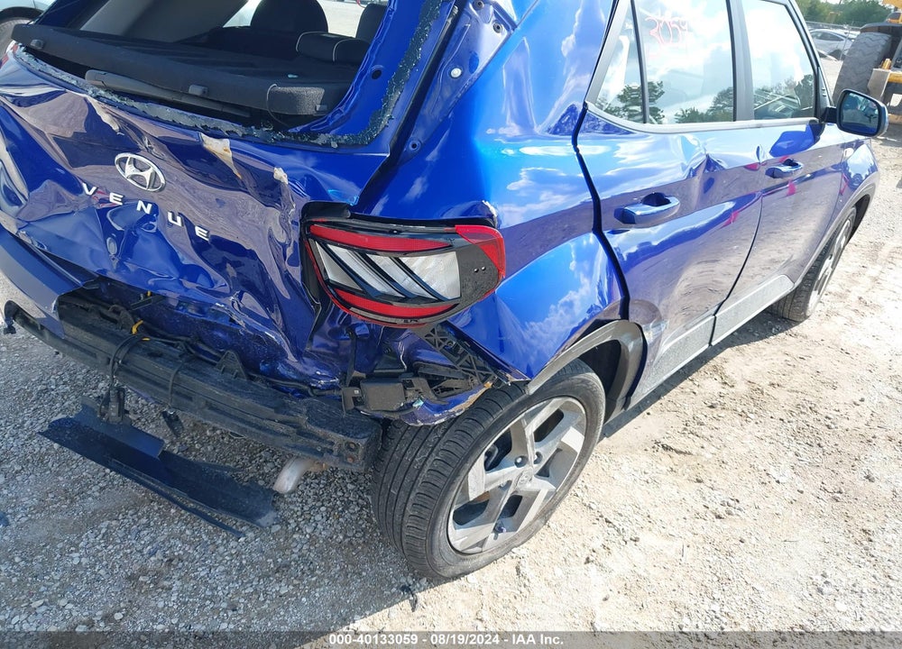 2022 HYUNDAI VENUE LIMITED VIN: KMHRC8A36NU148672